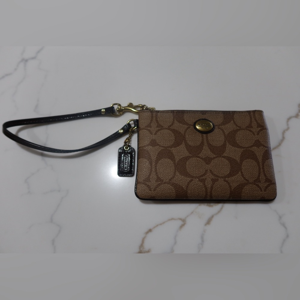 Coach Corner Zip Wristlet